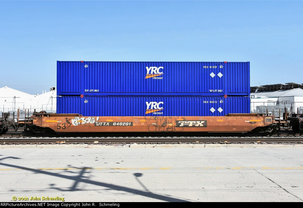 DTTX 646291 with containers at Rana CA. 4/8/2021